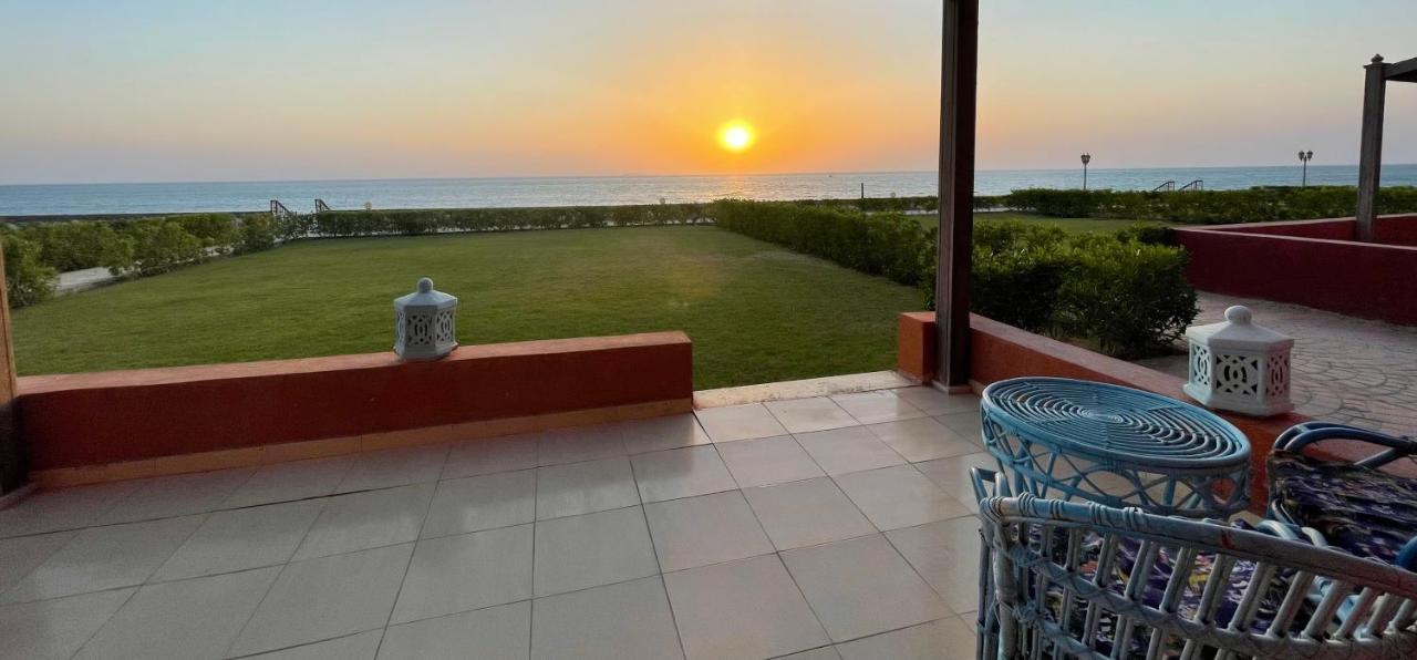 Amazing Beach View In Ras Sudr راس سدر Ras Sedr Raʼs Matārimah Kültér fotó